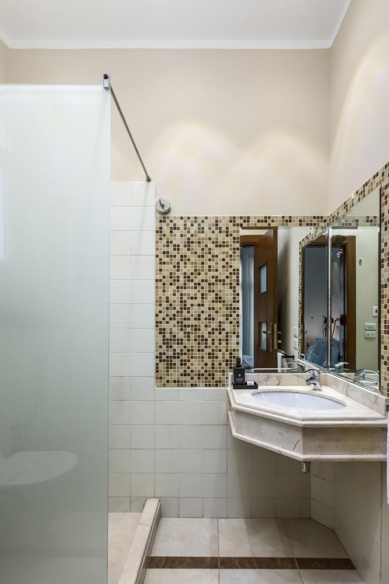 Livingville The Two-Fifty Cairo Exterior foto